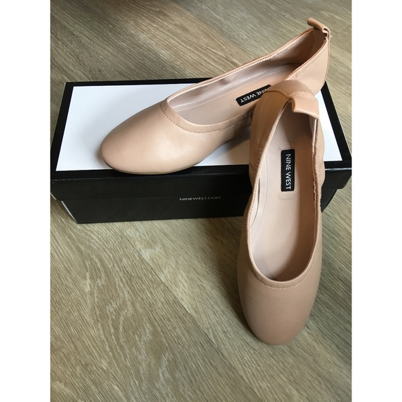 nine west greige ballet flat